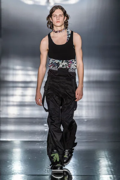 Look 48
